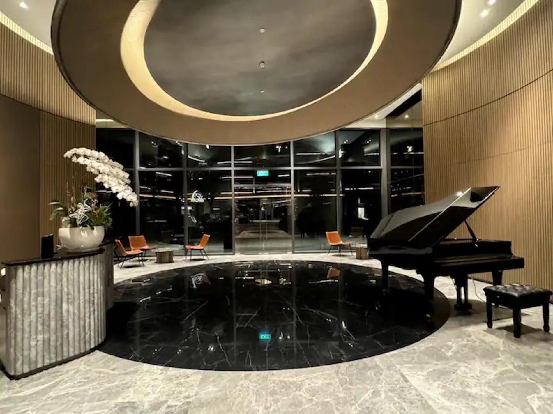 The Metropole -Complex "Opera, Crest, Galleria " -Free Pool-Gym-Sauna Room-Yoga Room Ciudad Ho Chi Minh  Exterior foto