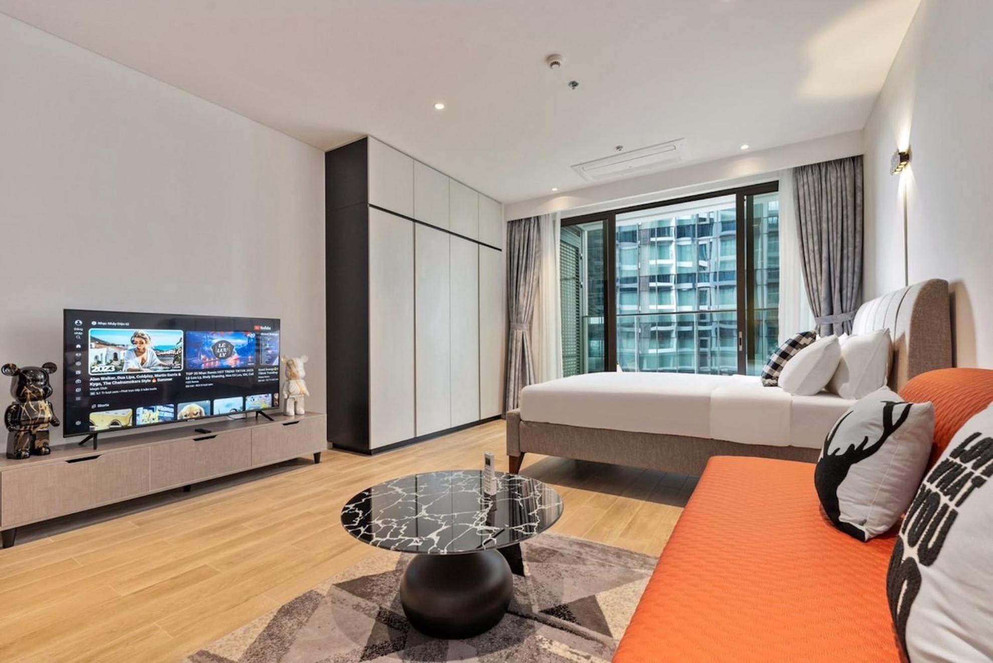 The Metropole -Complex "Opera, Crest, Galleria " -Free Pool-Gym-Sauna Room-Yoga Room Ciudad Ho Chi Minh  Exterior foto