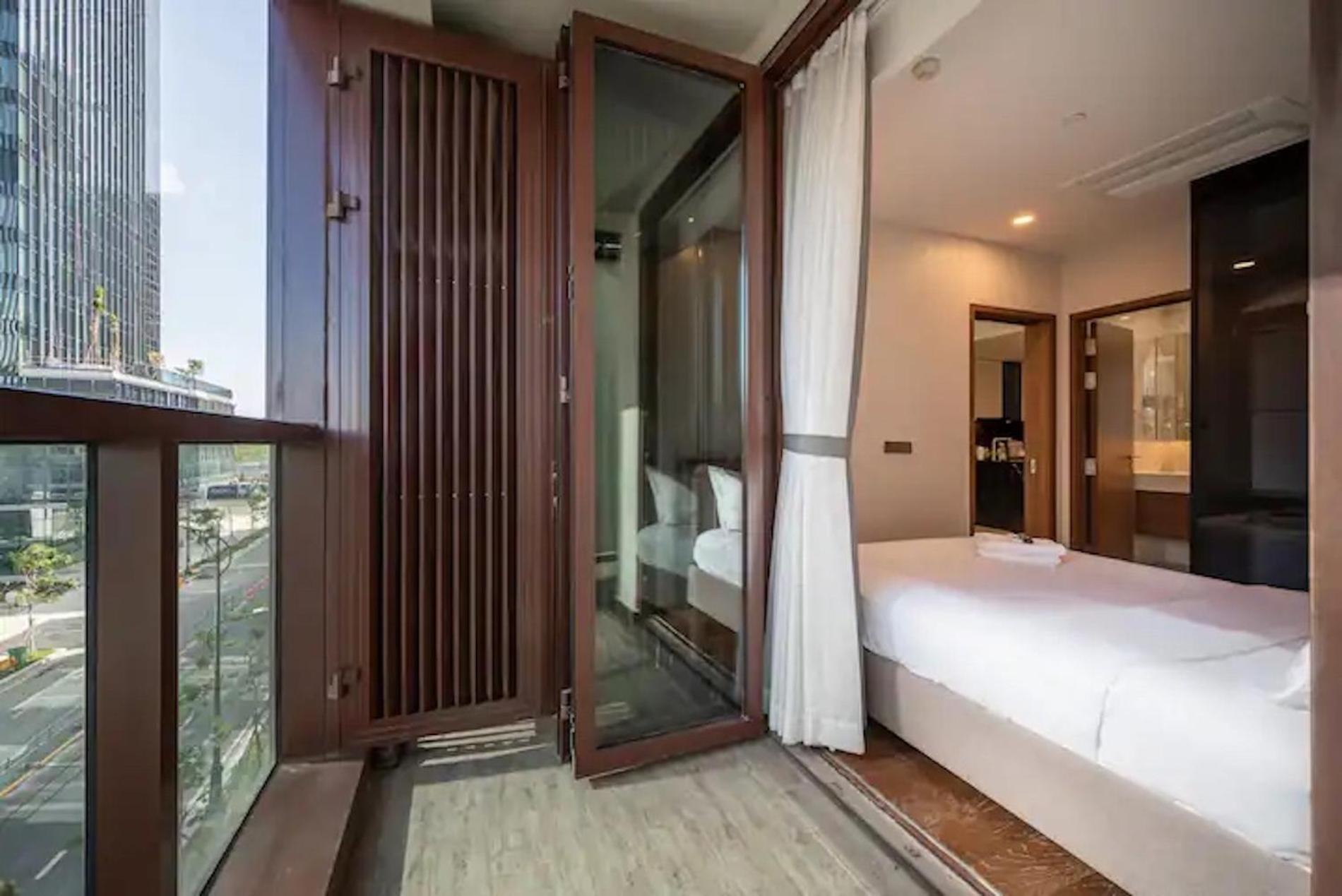 The Metropole -Complex "Opera, Crest, Galleria " -Free Pool-Gym-Sauna Room-Yoga Room Ciudad Ho Chi Minh  Exterior foto