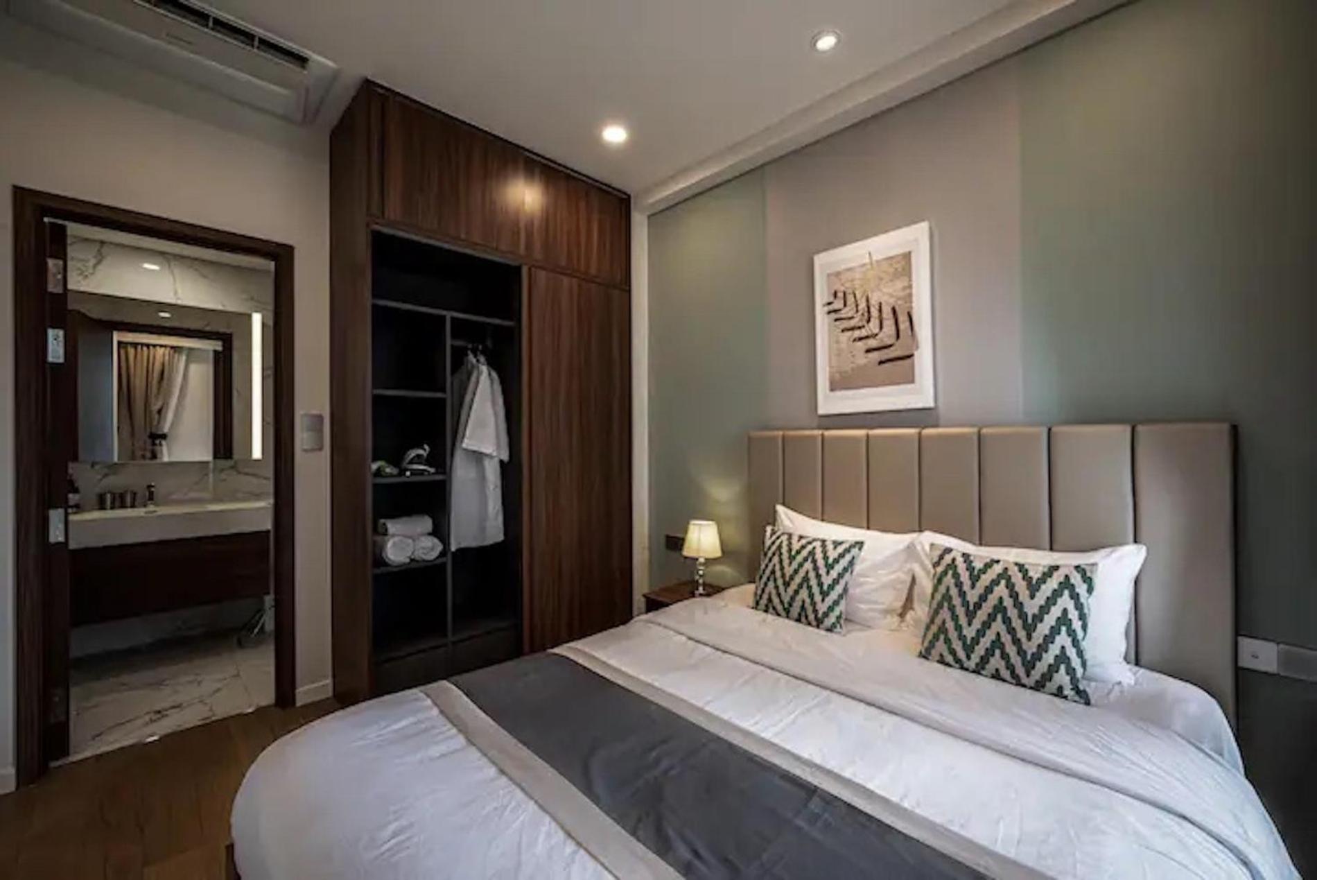 The Metropole -Complex "Opera, Crest, Galleria " -Free Pool-Gym-Sauna Room-Yoga Room Ciudad Ho Chi Minh  Exterior foto