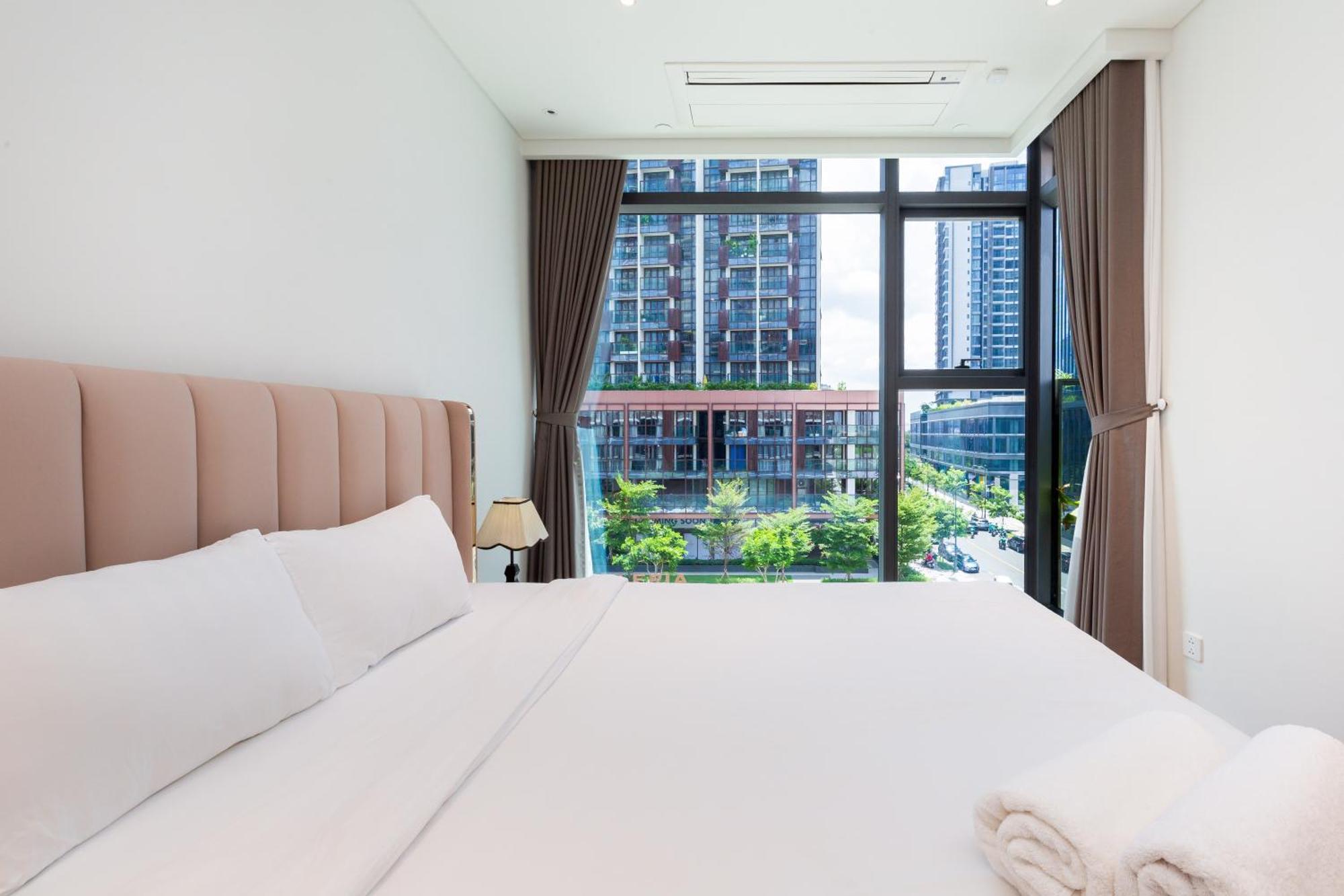 The Metropole -Complex "Opera, Crest, Galleria " -Free Pool-Gym-Sauna Room-Yoga Room Ciudad Ho Chi Minh  Exterior foto